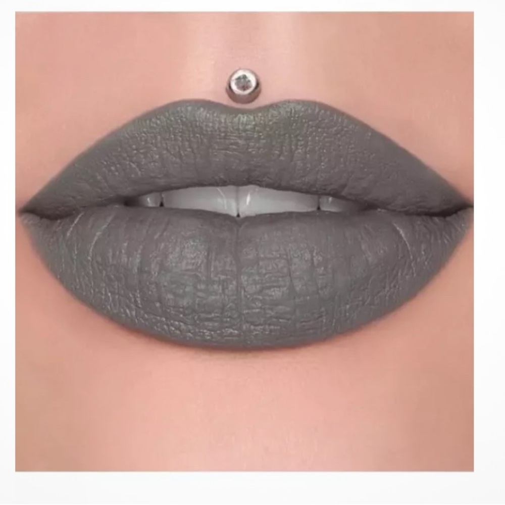 Jeffree Star Drill Sergeant Velvet Trap